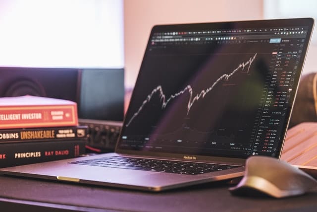 5 Of The Best Large-Cap Stocks To Buy For 2022