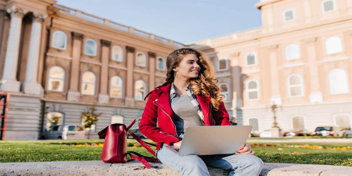 Universities in America for Freelance Professionals