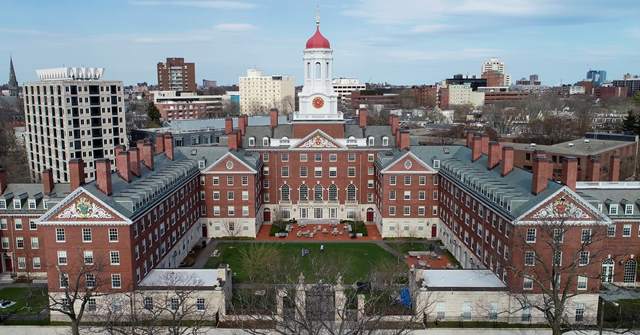 Harvard University (USA).