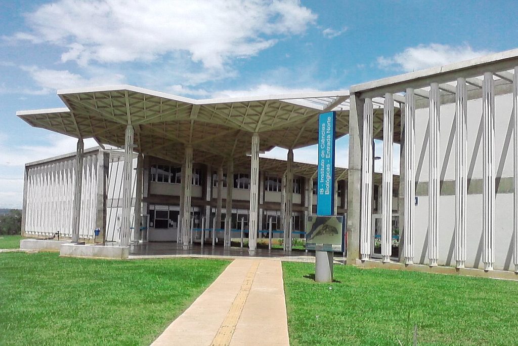  Universidade de Brasilia